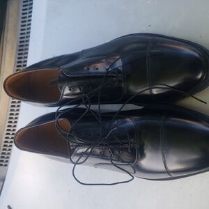 Johnston and Murphy  men's  black shoe